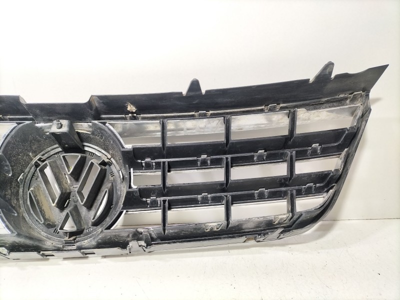 Recambio de rejilla delantera para volkswagen touareg (7la, 7l6, 7l7) 5.0 v10 tdi referencia OEM IAM 7L6853651  