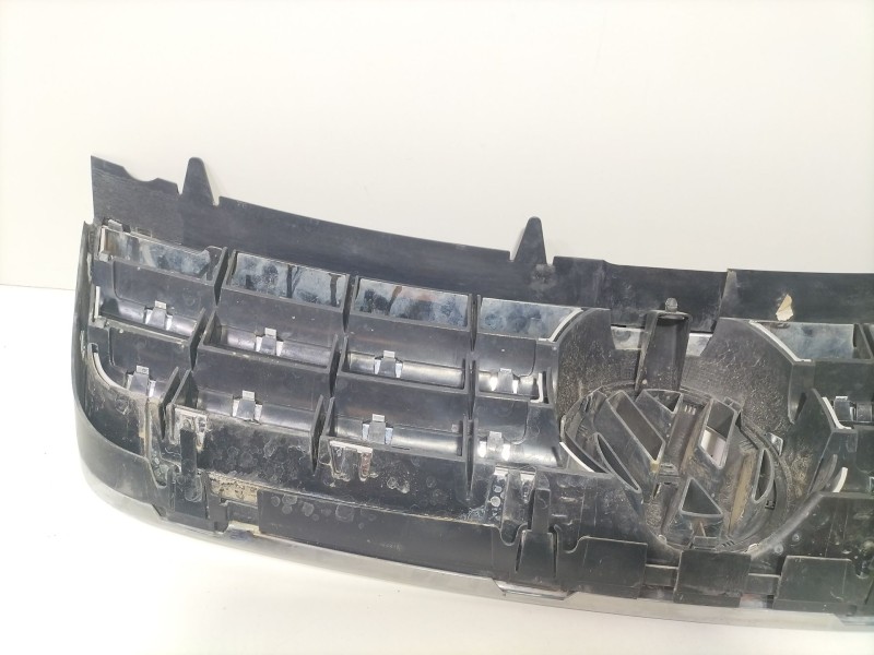 Recambio de rejilla delantera para volkswagen touareg (7la, 7l6, 7l7) 5.0 v10 tdi referencia OEM IAM 7L6853651  