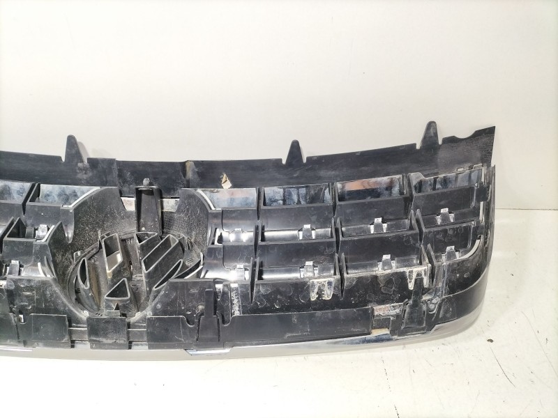 Recambio de rejilla delantera para volkswagen touareg (7la, 7l6, 7l7) 5.0 v10 tdi referencia OEM IAM 7L6853651  