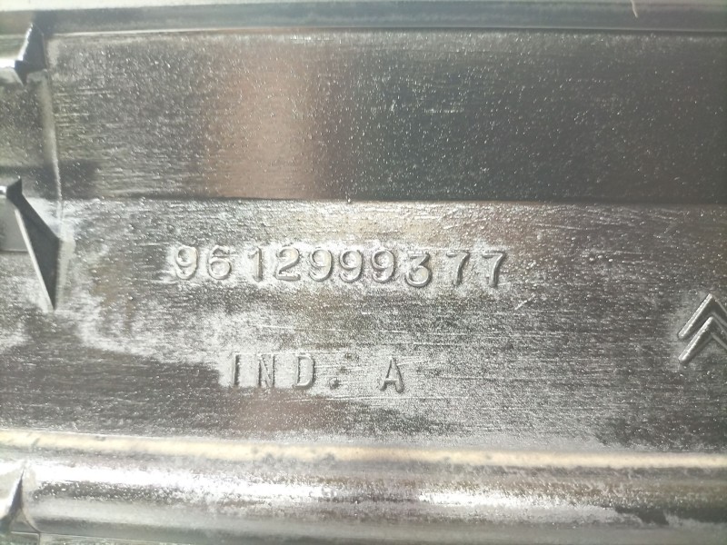 Recambio de moldura puerta delantera izquierda para citroën c15 furgoneta/monovolumen (vd_) 1.8 d referencia OEM IAM 9612999377 