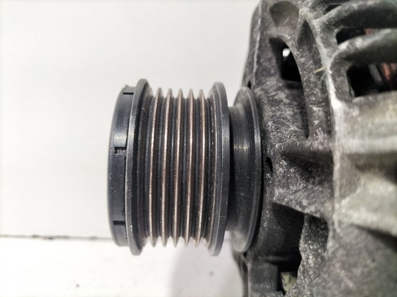 Recambio de alternador para volkswagen polo (6n2) 1.4 tdi referencia OEM IAM 038903023L  