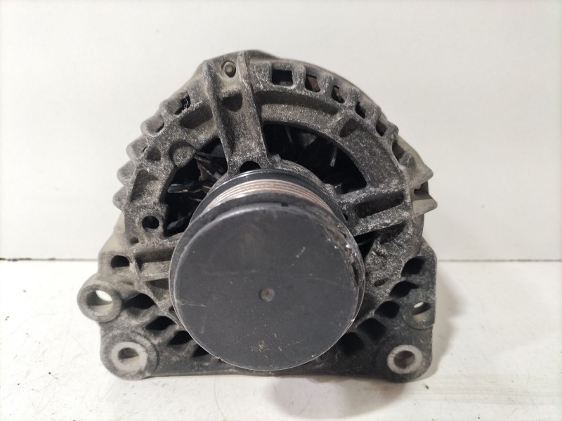 Recambio de alternador para volkswagen polo (6n2) 1.4 tdi referencia OEM IAM 038903023L  