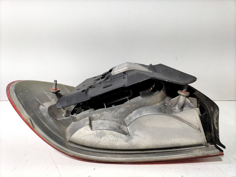 Recambio de piloto trasero derecho para bmw serie 3 coupe (e46) 318 ci referencia OEM IAM 63218383826  