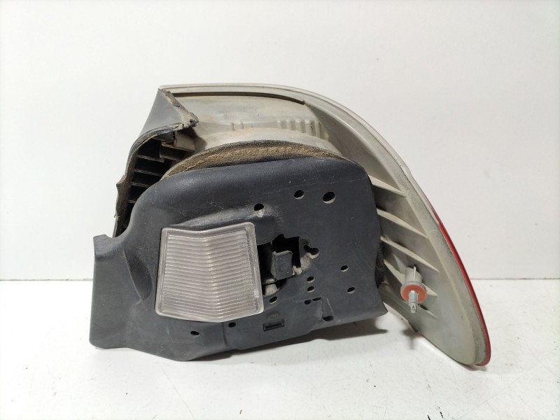 Recambio de piloto trasero izquierdo para bmw serie 3 coupe (e46) 318 ci referencia OEM IAM 63218383825  