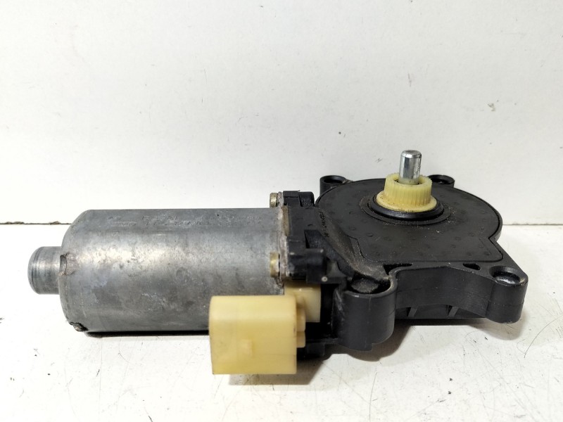 Recambio de motor elevalunas delantero izquierdo para bmw serie 3 coupe (e46) 318 ci referencia OEM IAM 83620640  