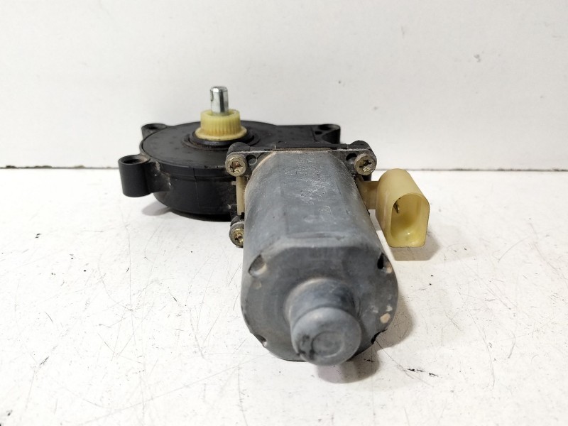 Recambio de motor elevalunas delantero izquierdo para bmw serie 3 coupe (e46) 318 ci referencia OEM IAM 83620640  