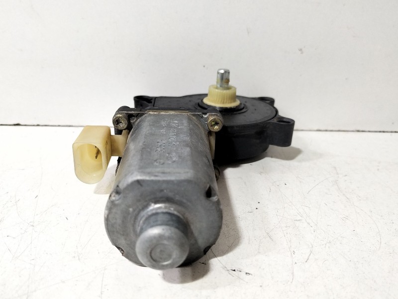 Recambio de motor elevalunas delantero derecho para bmw serie 3 coupe (e46) 318 ci referencia OEM IAM 83620630  