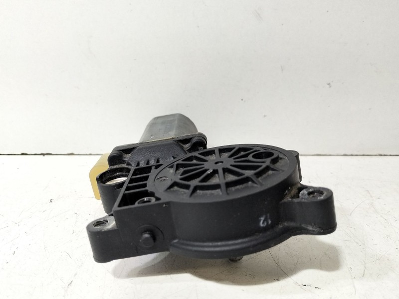 Recambio de motor elevalunas delantero derecho para bmw serie 3 coupe (e46) 318 ci referencia OEM IAM 83620630  