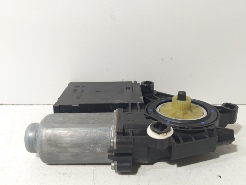 Recambio de motor elevalunas delantero derecho para skoda octavia ii (1z3) 1.9 tdi referencia OEM IAM 1T0959702R  