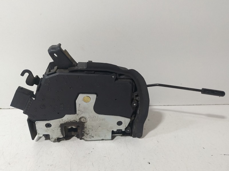Recambio de cerradura puerta delantera derecha para bmw serie 3 coupe (e46) 318 ci referencia OEM IAM 7011250  