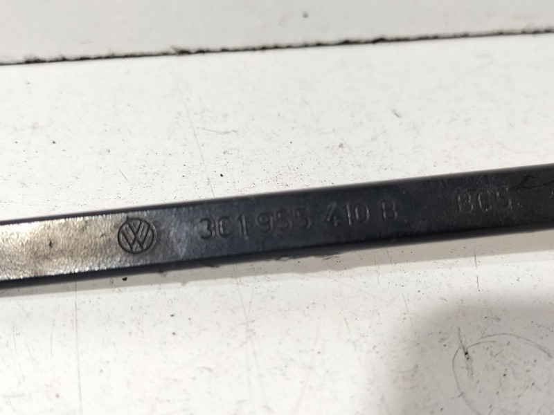 Recambio de brazo limpia delantero derecho para volkswagen passat b6 (3c2) 2.0 tdi referencia OEM IAM 3C1955410B  