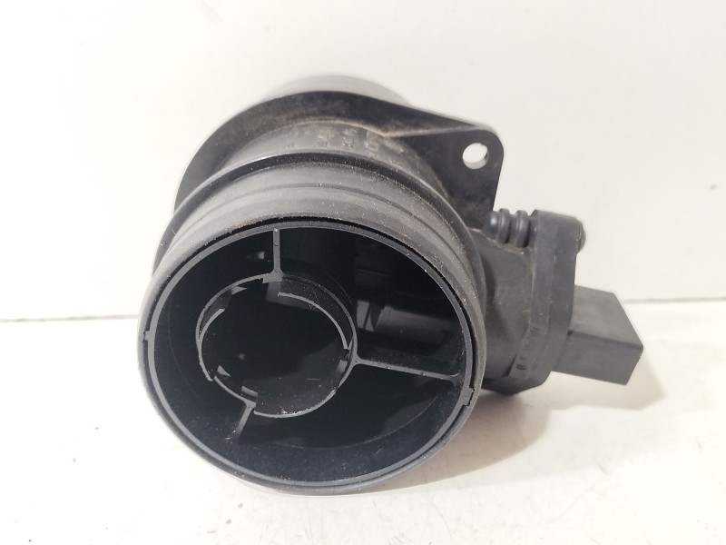 Recambio de caudalimetro para volkswagen passat b6 (3c2) 2.0 tdi referencia OEM IAM 074906461B  