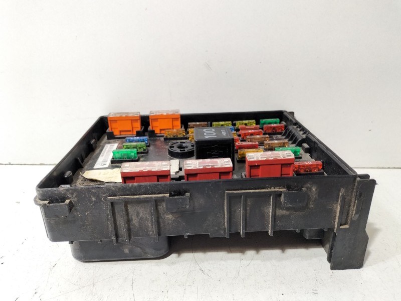Recambio de caja reles / fusibles para volkswagen passat b6 (3c2) 2.0 tdi referencia OEM IAM 1K0937124K  