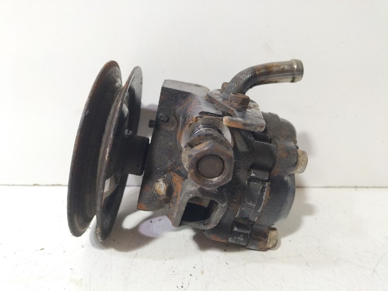Recambio de bomba direccion para mitsubishi montero (l040) 2300 td (2-ptas.) referencia OEM IAM Mitsubishi Montero L040  