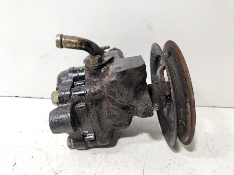 Recambio de bomba direccion para mitsubishi montero (l040) 2300 td (2-ptas.) referencia OEM IAM Mitsubishi Montero L040  