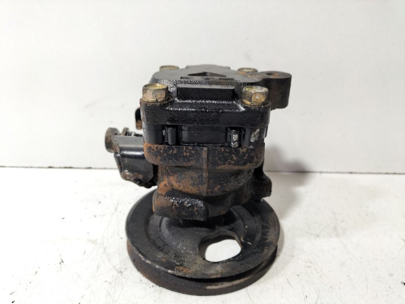 Recambio de bomba direccion para mitsubishi montero (l040) 2300 td (2-ptas.) referencia OEM IAM Mitsubishi Montero L040  