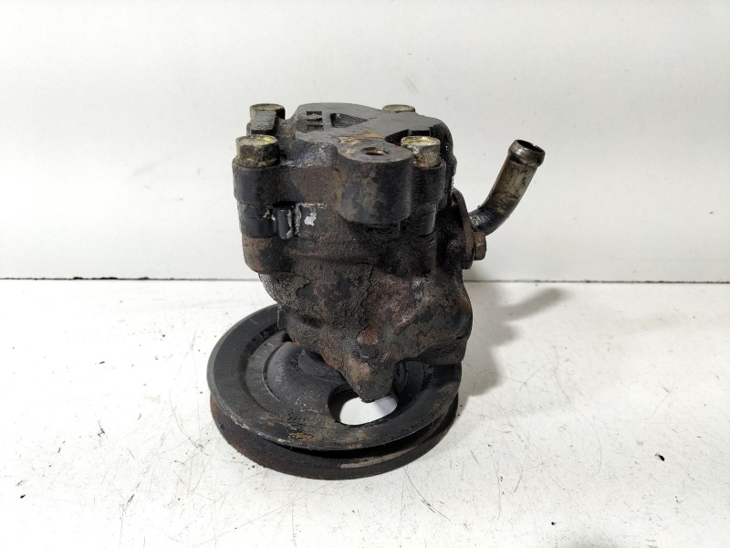 Recambio de bomba direccion para mitsubishi montero (l040) 2300 td (2-ptas.) referencia OEM IAM Mitsubishi Montero L040  