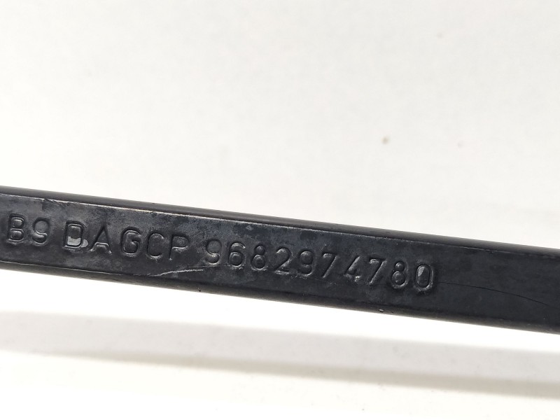 Recambio de brazo limpia delantero derecho para citroën berlingo multispace (b9) 1.6 hdi 110 referencia OEM IAM 9682974780  