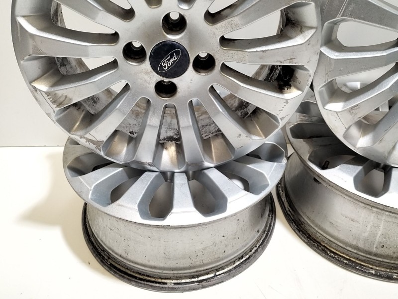 Recambio de juego llantas para ford ka (ru8) 1.2 referencia OEM IAM 9S5J1007BA  