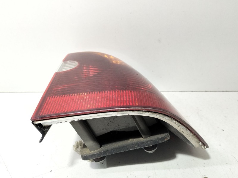 Recambio de piloto trasero derecho para bmw x3 (e83) 3.0 d referencia OEM IAM 63216990168  