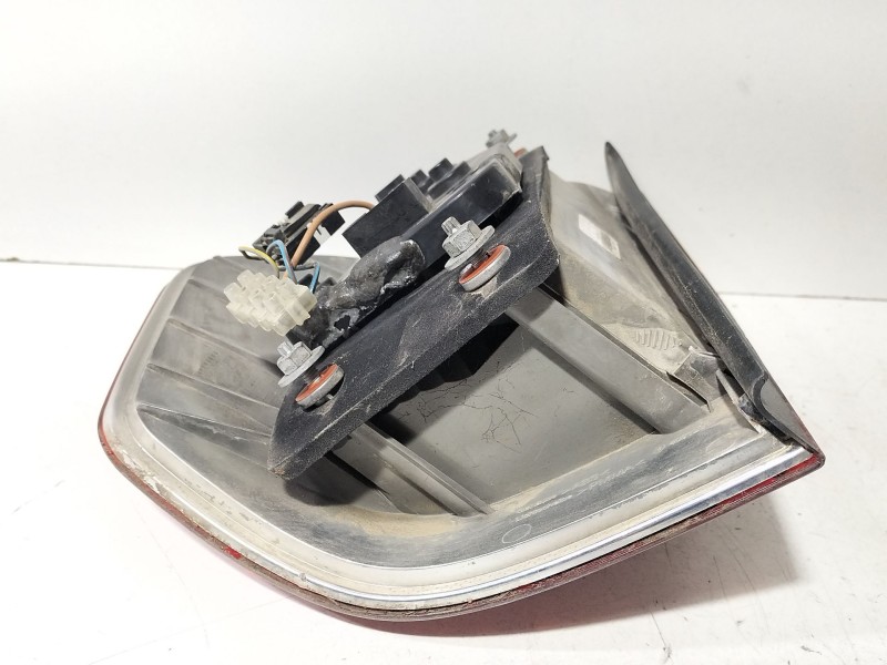 Recambio de piloto trasero derecho para bmw x3 (e83) 3.0 d referencia OEM IAM 63216990168  