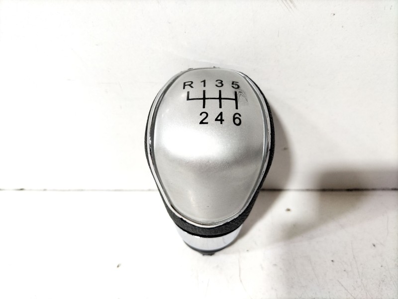 Recambio de pomo palanca cambio para ford focus berlina (cap) ghia referencia OEM IAM Ford Focus 6 Velocidades  