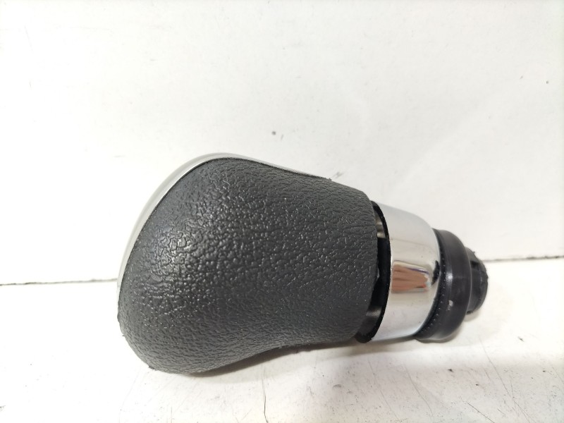 Recambio de pomo palanca cambio para ford focus berlina (cap) ghia referencia OEM IAM Ford Focus 6 Velocidades  