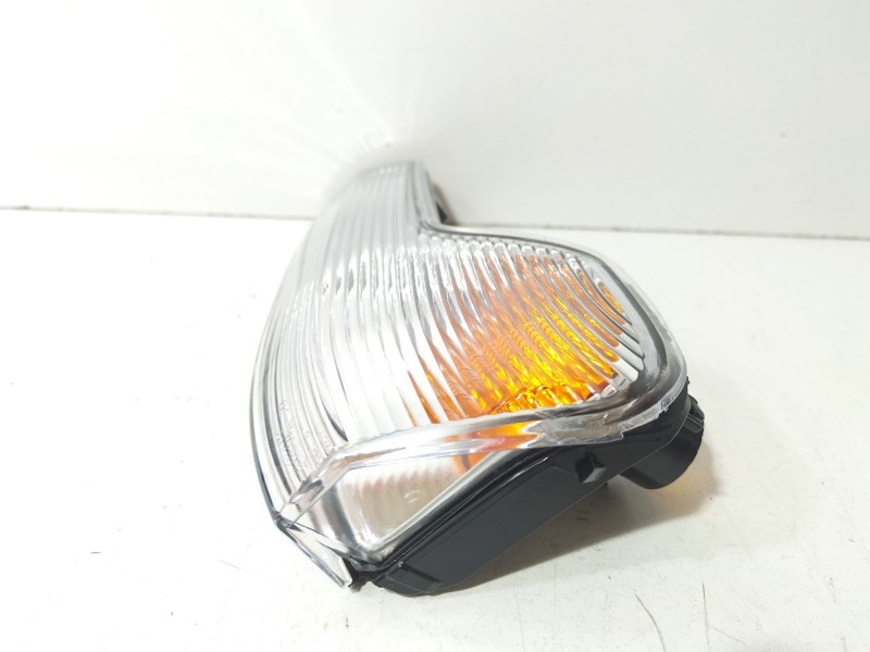 Recambio de piloto intermitente de retrovisor izquierdo para iveco daily vi caja/chasis 33s13, 35s13, 35c13 referencia OEM IAM I