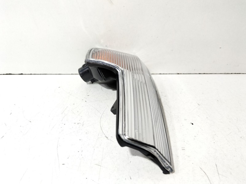 Recambio de piloto intermitente de retrovisor izquierdo para iveco daily vi caja/chasis 33s13, 35s13, 35c13 referencia OEM IAM I