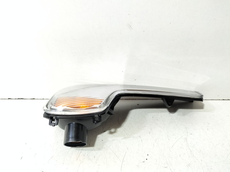Recambio de piloto intermitente de retrovisor izquierdo para iveco daily vi caja/chasis 33s13, 35s13, 35c13 referencia OEM IAM I