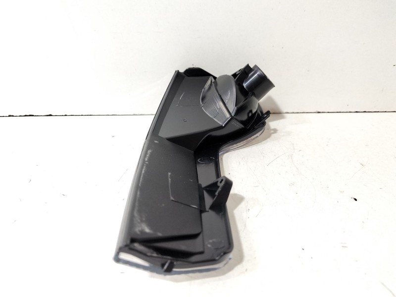 Recambio de piloto intermitente de retrovisor izquierdo para iveco daily vi caja/chasis 33s13, 35s13, 35c13 referencia OEM IAM I