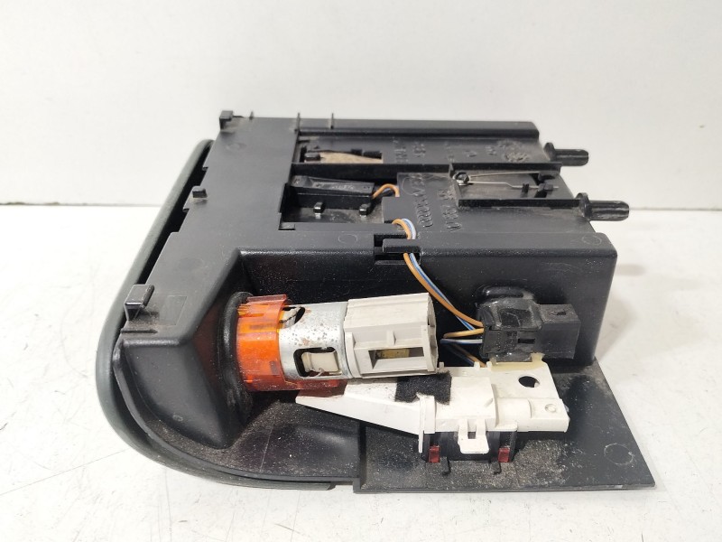 Recambio de cenicero para audi tt (8n3/8n9) 1.8 20v turbo referencia OEM IAM 8N0857951  