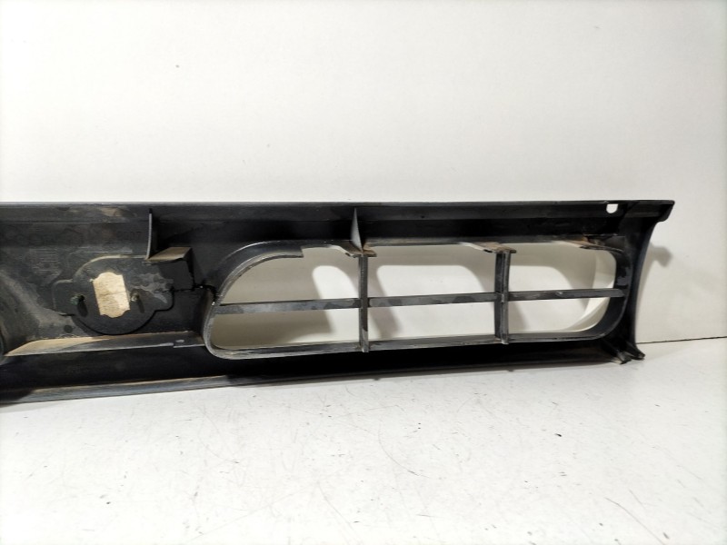 Recambio de rejilla paragolpes central para nissan terrano ii (r20) 2.7 td 4wd referencia OEM IAM Nissan Terrano II  