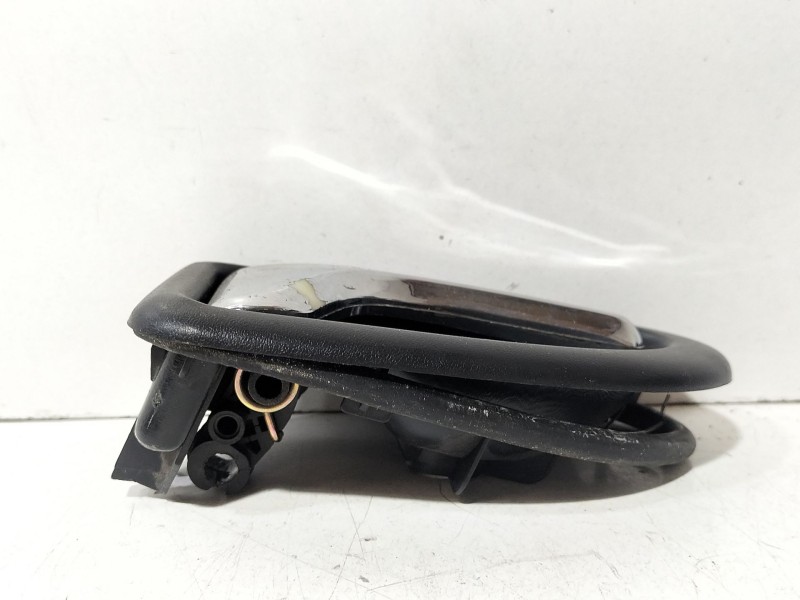 Recambio de maneta interior delantera derecha para renault clio ii (bb_, cb_) 1.5 dci (b/cb07) referencia OEM IAM Renault Clio I