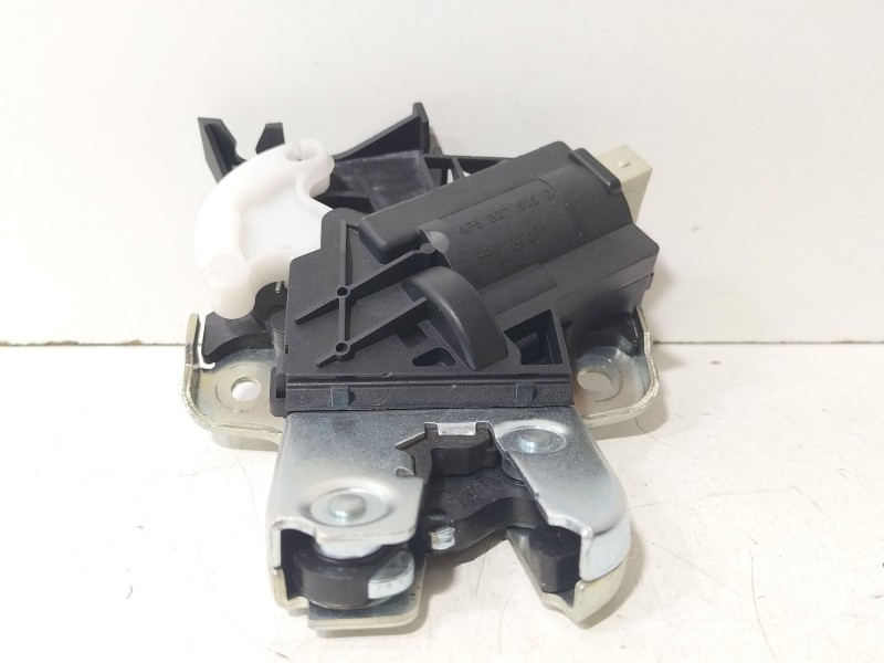Recambio de cerradura maletero / porton para audi a6 berlina (4f2) 2.0 tdi referencia OEM IAM 4F5827505D  
