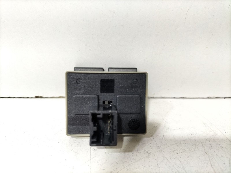 Recambio de mando elevalunas delantero izquierdo para volkswagen t5 transporter/furgoneta combi minibus (volksbus) referencia OE