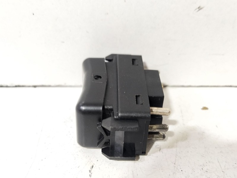 Recambio de mando elevalunas delantero derecho para suzuki grand vitara 3 puertas sq (gt) 2.0 16v cat referencia OEM IAM Suzuki 