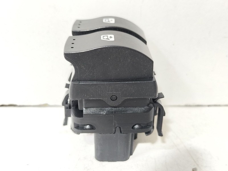 Recambio de mando elevalunas delantero izquierdo para renault clio ii (bb_, cb_) 1.5 dci (b/cb07) referencia OEM IAM Renault Cli
