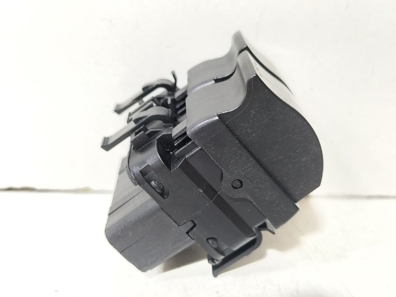 Recambio de mando elevalunas delantero izquierdo para renault clio ii (bb_, cb_) 1.5 dci (b/cb07) referencia OEM IAM Renault Cli