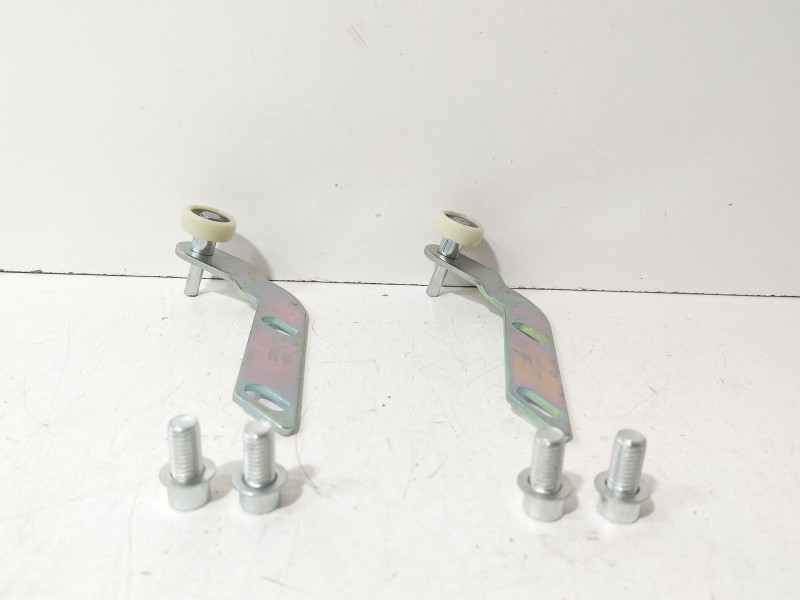 Recambio de soporte / guia puerta corredera para iveco daily v caja/chasis 55s17w 4x4 referencia OEM IAM FT95435  