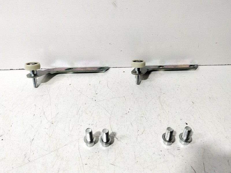 Recambio de soporte / guia puerta corredera para iveco daily v caja/chasis 55s17w 4x4 referencia OEM IAM FT95435  