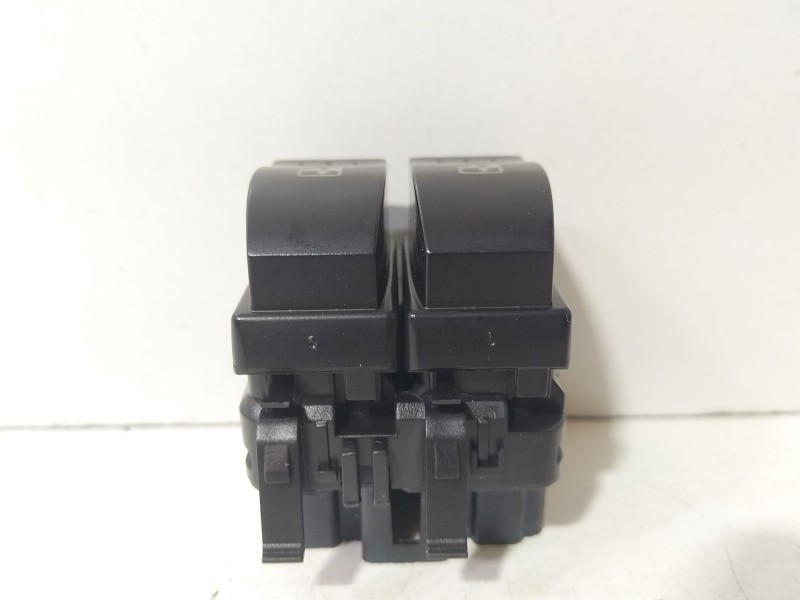 Recambio de mando elevalunas delantero izquierdo para renault trafic caja cerrada (ab 4.01) 1.9 diesel referencia OEM IAM Renaul