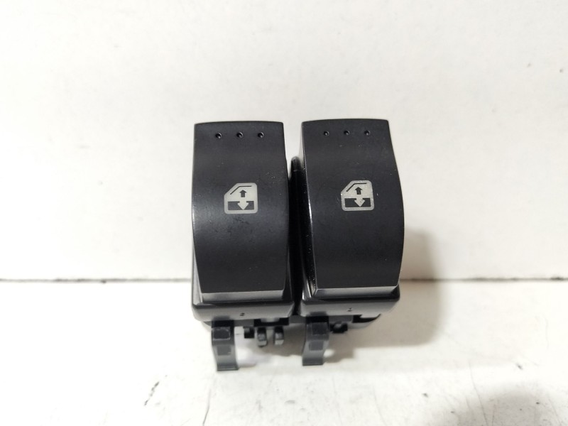 Recambio de mando elevalunas delantero izquierdo para renault trafic caja cerrada (ab 4.01) 1.9 diesel referencia OEM IAM Renaul