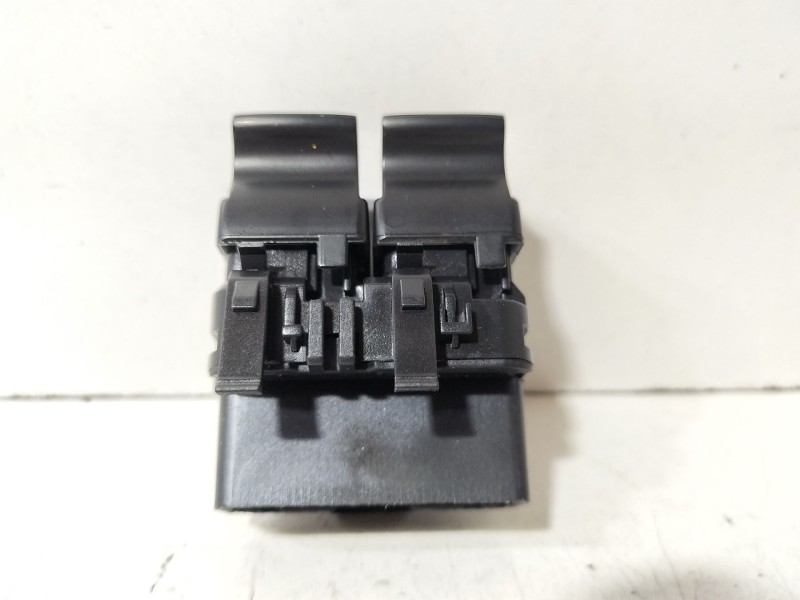 Recambio de mando elevalunas delantero izquierdo para renault trafic caja cerrada (ab 4.01) 1.9 diesel referencia OEM IAM Renaul