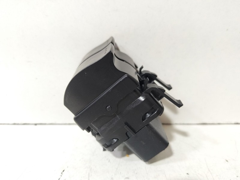 Recambio de mando elevalunas delantero izquierdo para renault trafic caja cerrada (ab 4.01) 1.9 diesel referencia OEM IAM Renaul