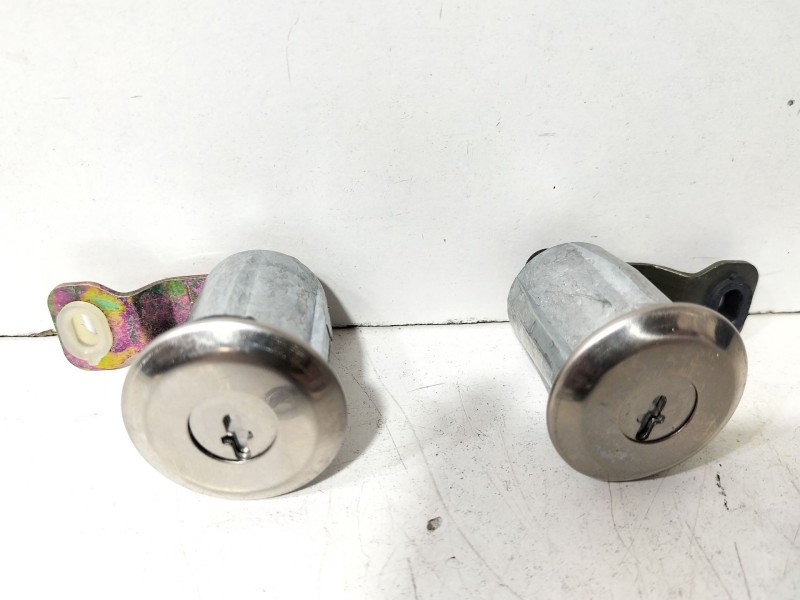 Recambio de bombin puerta delantera derecha para citroën berlingo 2.0 hdi 800 furg. referencia OEM IAM Citroën Berlingo  