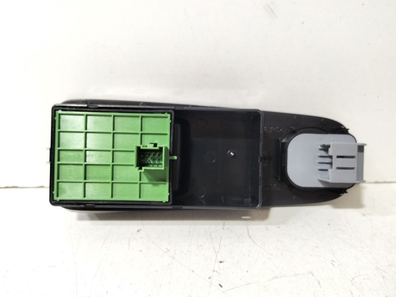 Recambio de mando elevalunas delantero izquierdo para fiat ducato autobús (244_) 2.8 jtd referencia OEM IAM Fiat Ducato Boxer Ju
