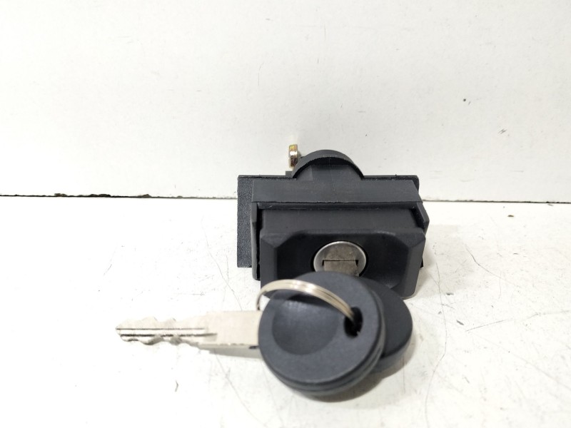 Recambio de cerradura maletero / porton para volkswagen golf ii (191/193) 1.8 (rh) referencia OEM IAM Volkswagen Golf II  