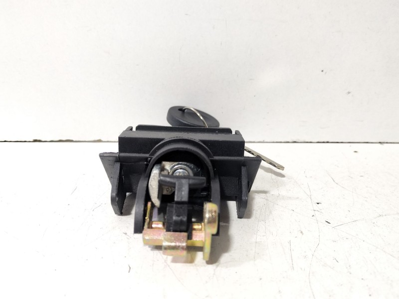 Recambio de cerradura maletero / porton para volkswagen golf ii (191/193) 1.8 (rh) referencia OEM IAM Volkswagen Golf II  