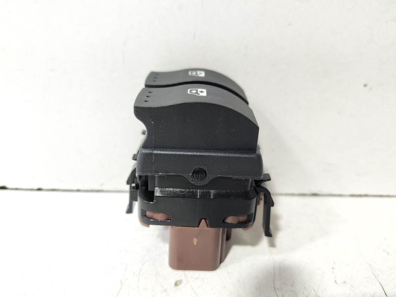 Recambio de mando elevalunas delantero izquierdo para renault scenic ii 1.9 dci diesel referencia OEM IAM Renault Scenic  